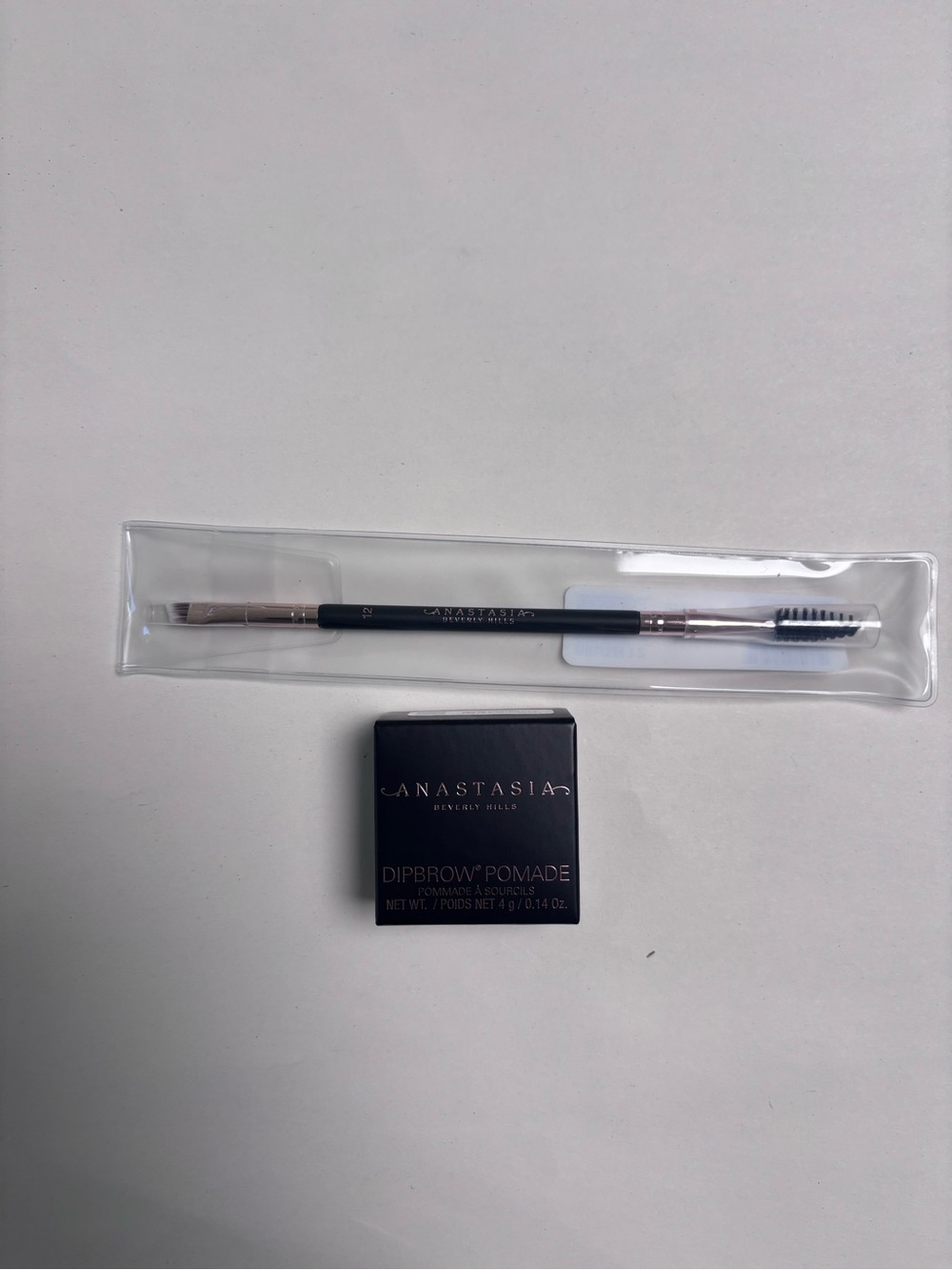 Anastasia Beverly Hills DipBrow Pomade SOFT BROWN & Dual-Ended Brush (BRUSH 12)